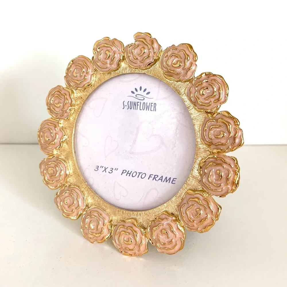 NWOT Vintage gold enamel rose photo frame